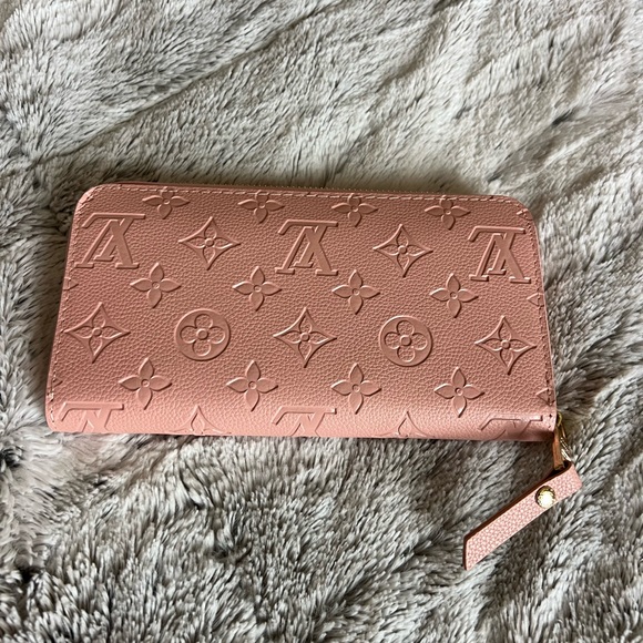 Pink Embossed Women's Wallet - Picture 3 of 5